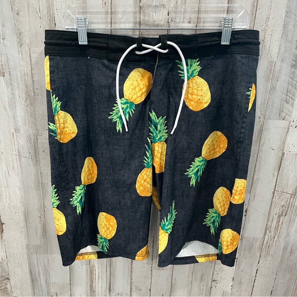 vtg Old Navy California Swim Trunks Men’s Board Shorts Pineapple Print Size 32‎